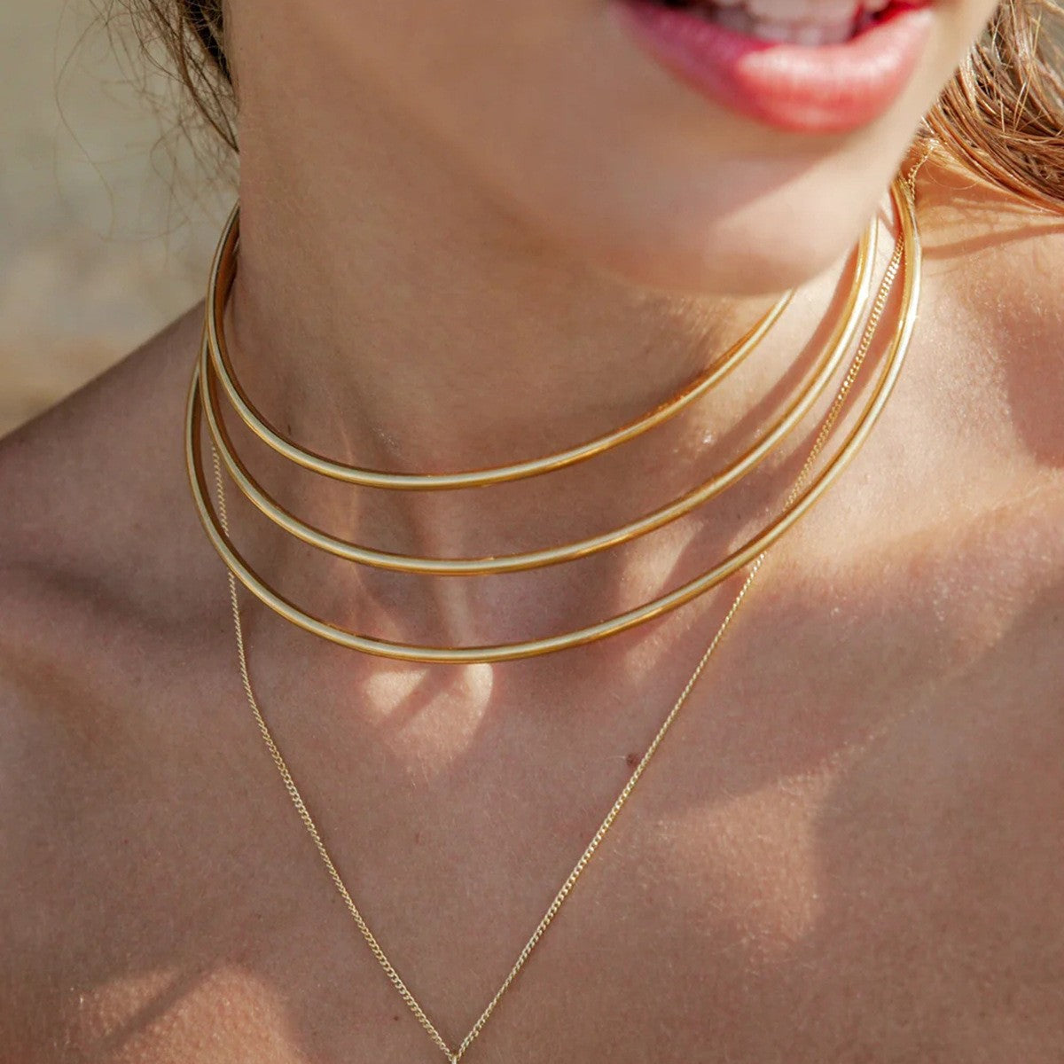 Titanium steel clavicle necklace with geometric pendant and gold-plated minimalist design