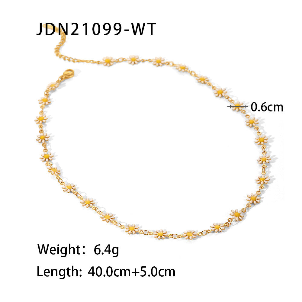 Titanium steel clavicle necklace with geometric pendant and gold-plated minimalist design